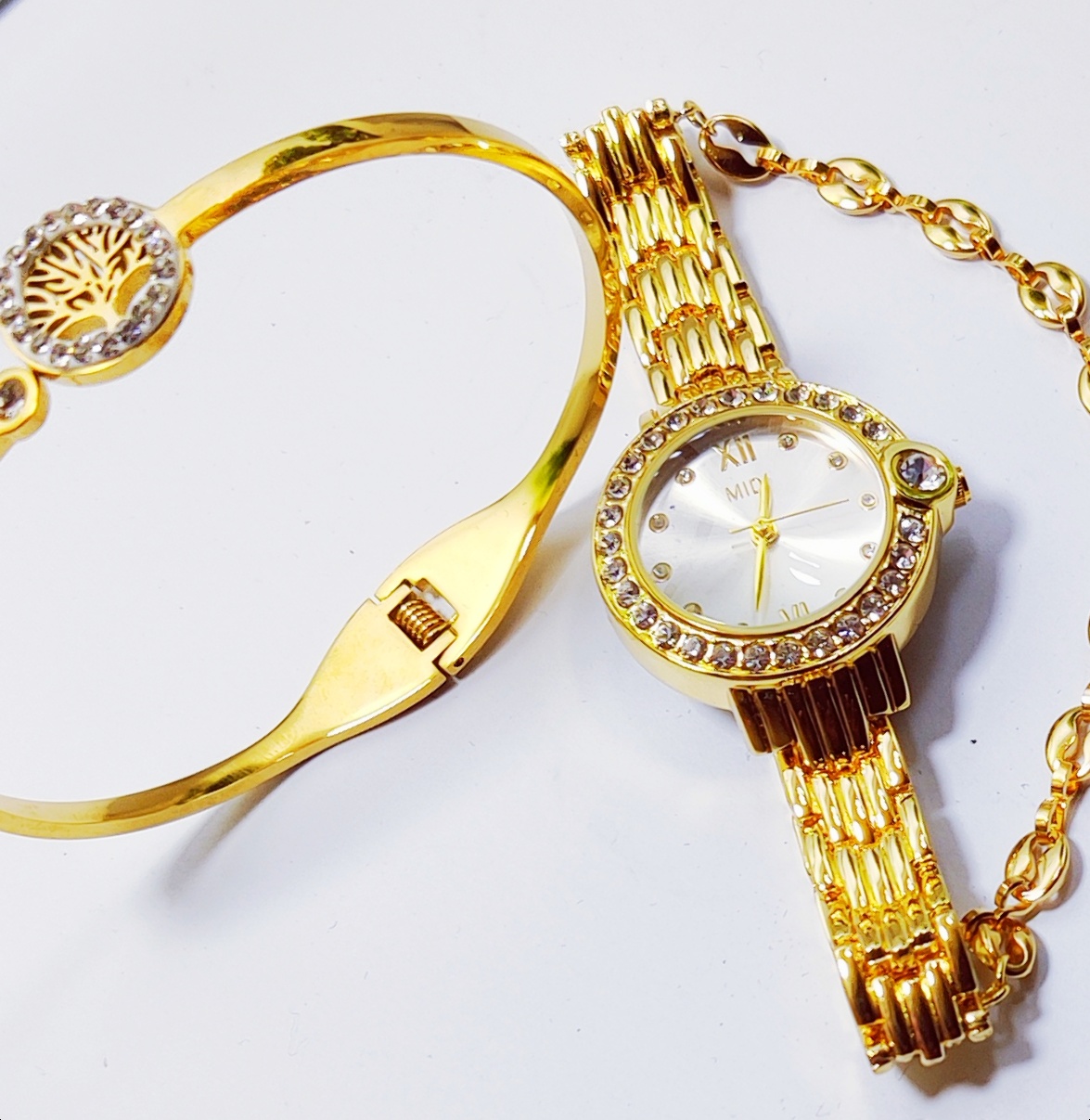 Golden Glow Watch & Bracelet Set for Women - Image 4